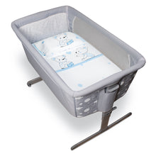 Carica l'immagine nel visualizzatore di Gallery, Set da 4 pezzi per culle "Next to Me", 100% Cotone Twill azzurro e certificate Oeko-Tex® Orsetti Blu.